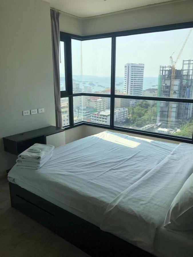 The Base Central Pattaya Seaview Exteriör bild