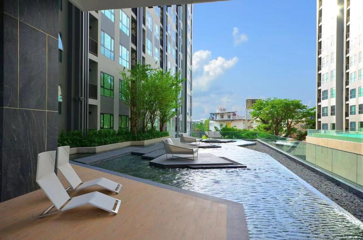 The Base Central Pattaya Seaview Exteriör bild