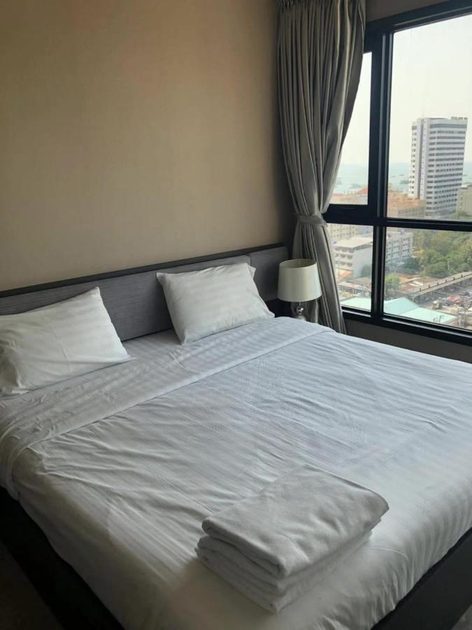 The Base Central Pattaya Seaview Exteriör bild