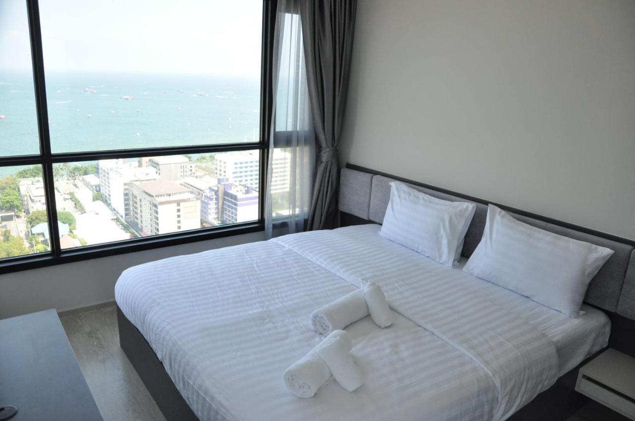 The Base Central Pattaya Seaview Exteriör bild