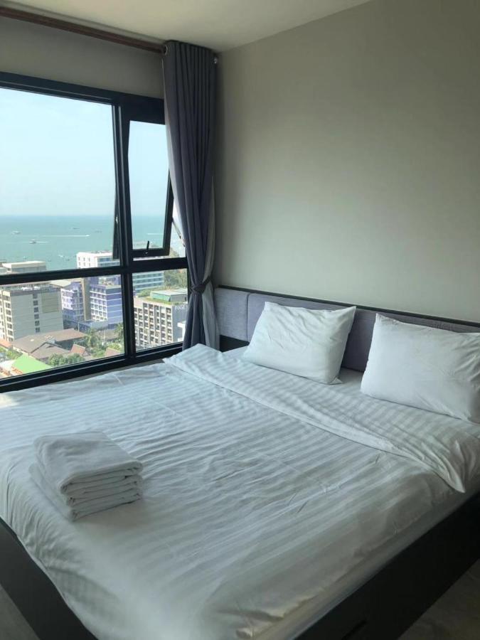 The Base Central Pattaya Seaview Exteriör bild