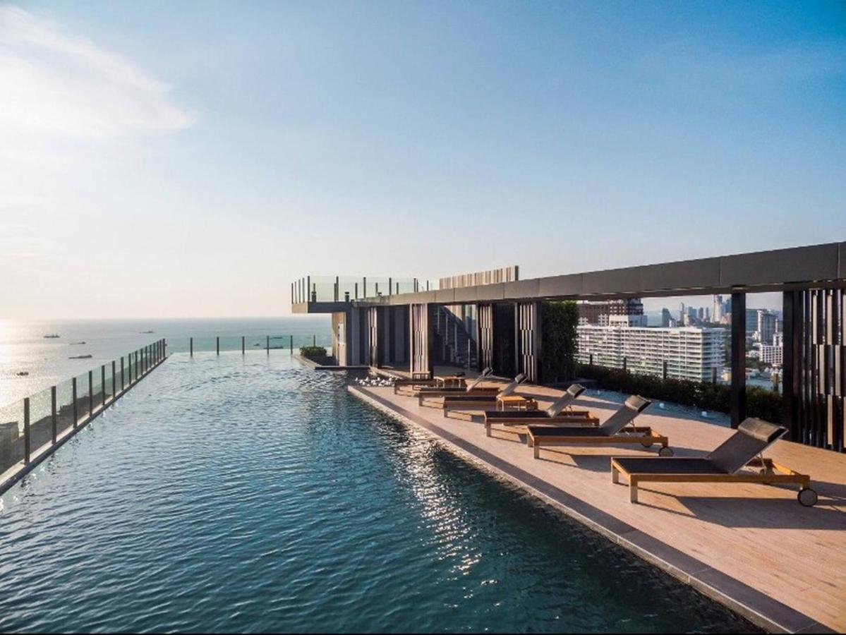 The Base Central Pattaya Seaview Exteriör bild