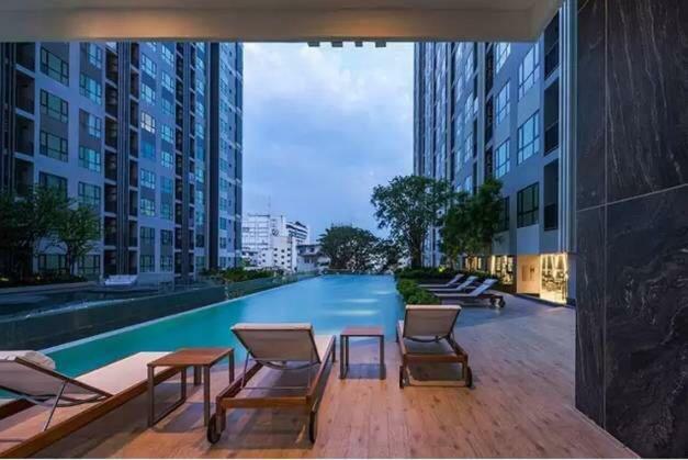 The Base Central Pattaya Seaview Exteriör bild
