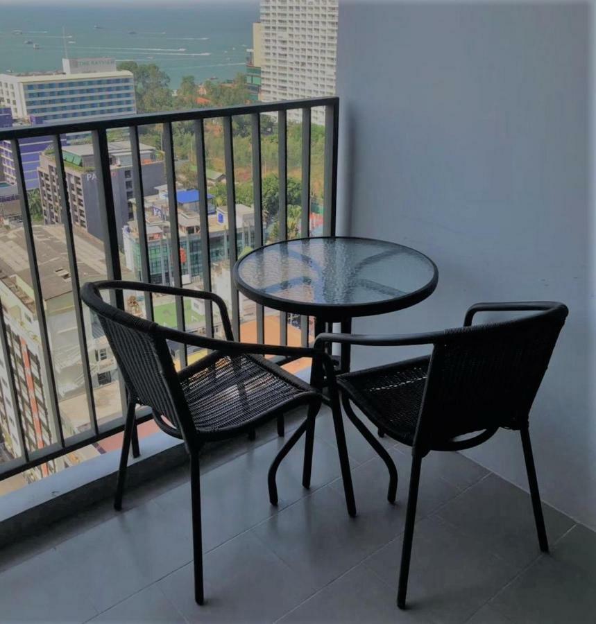 The Base Central Pattaya Seaview Exteriör bild