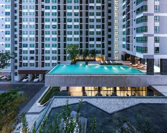 The Base Central Pattaya Seaview Exteriör bild