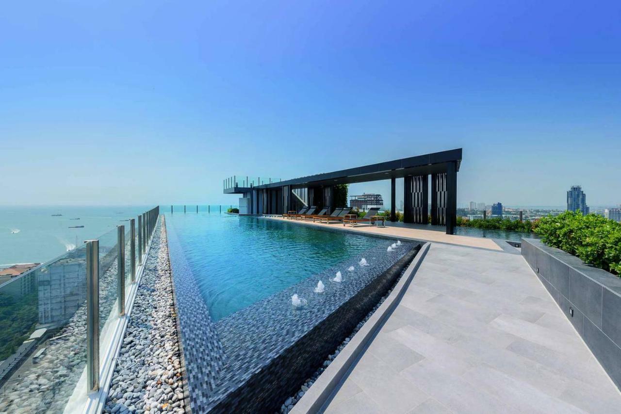 The Base Central Pattaya Seaview Exteriör bild